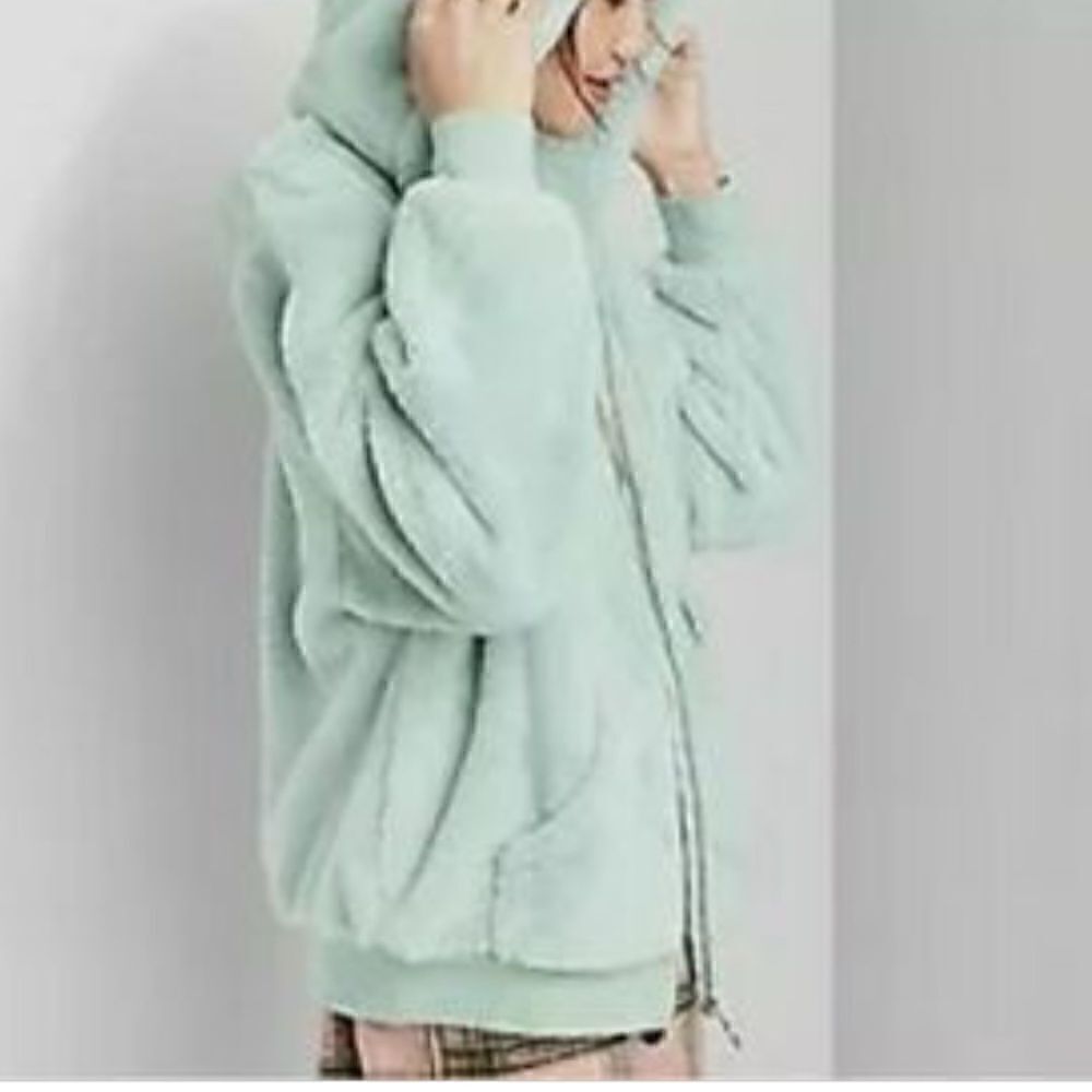 NWOT Wild Fable ML pastel mint green teddy jacket
